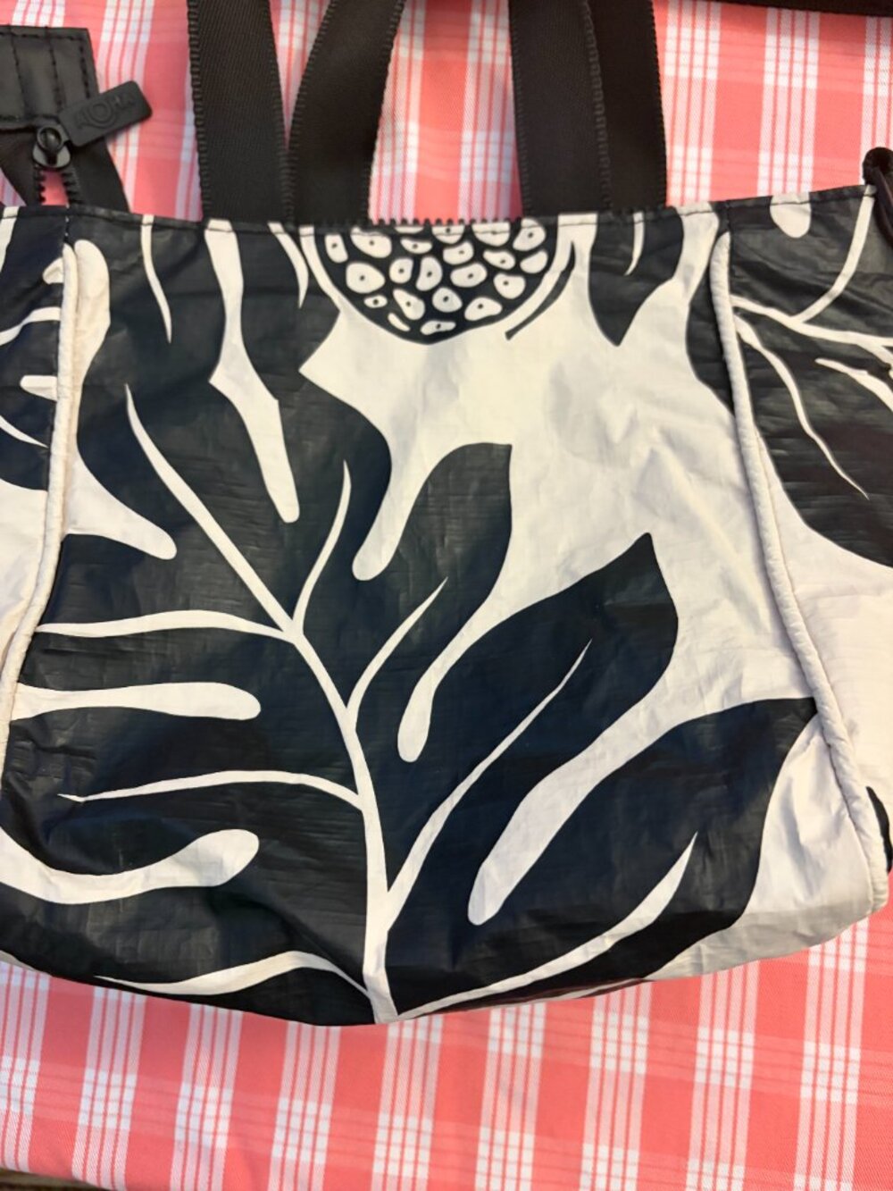 Aloha Collection Crossbody Holomua Like New! (Sale)  Final Price! - Picture 6 of 6